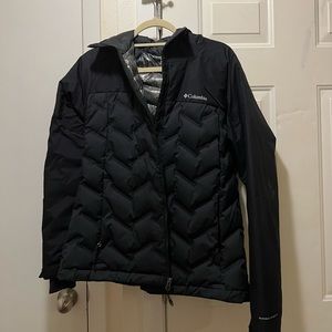 Columbia insulated jacket with hood.